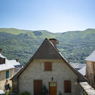 village et eglises peintes louron