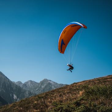 Dans les airs